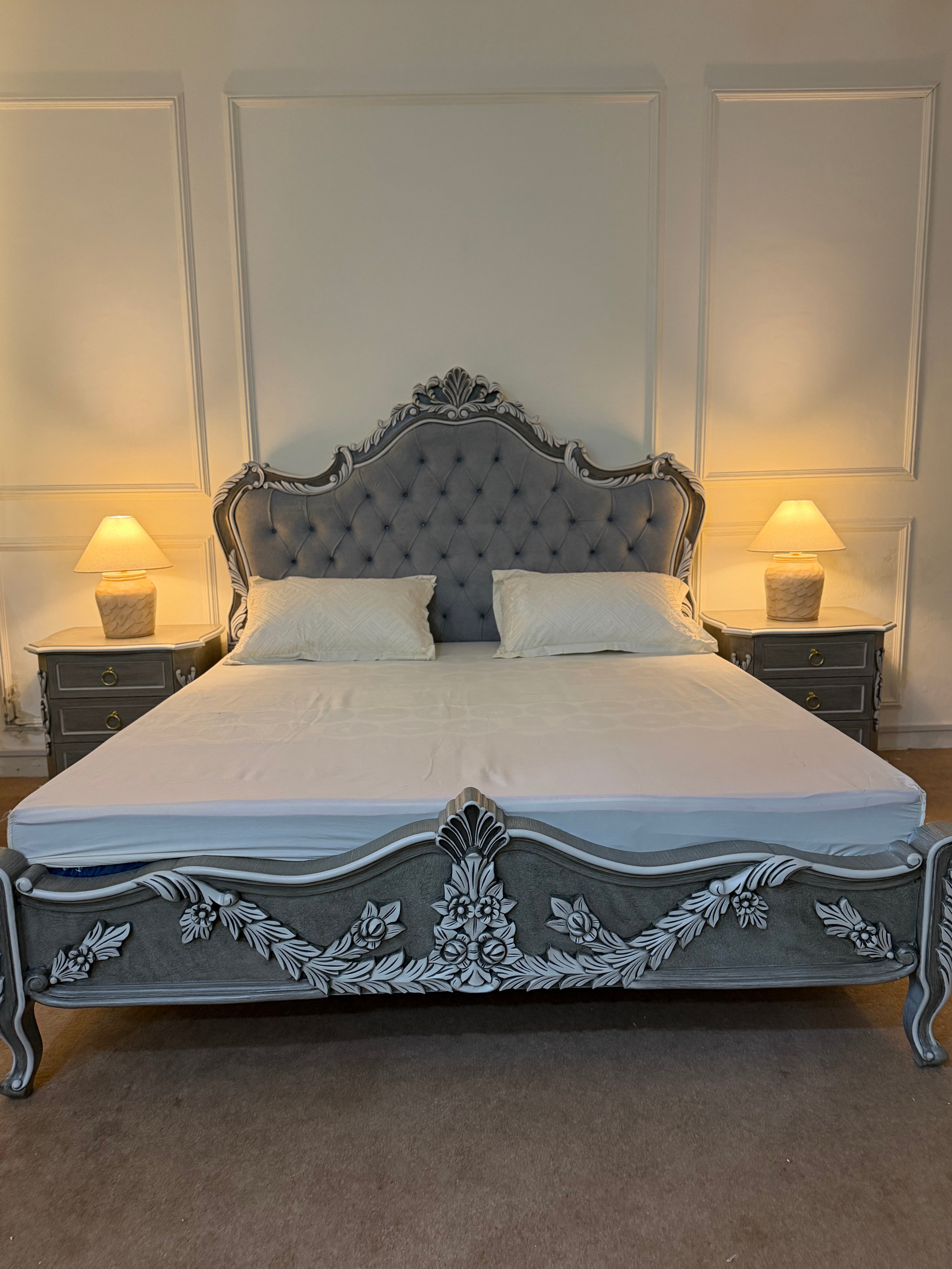 LUXE BED