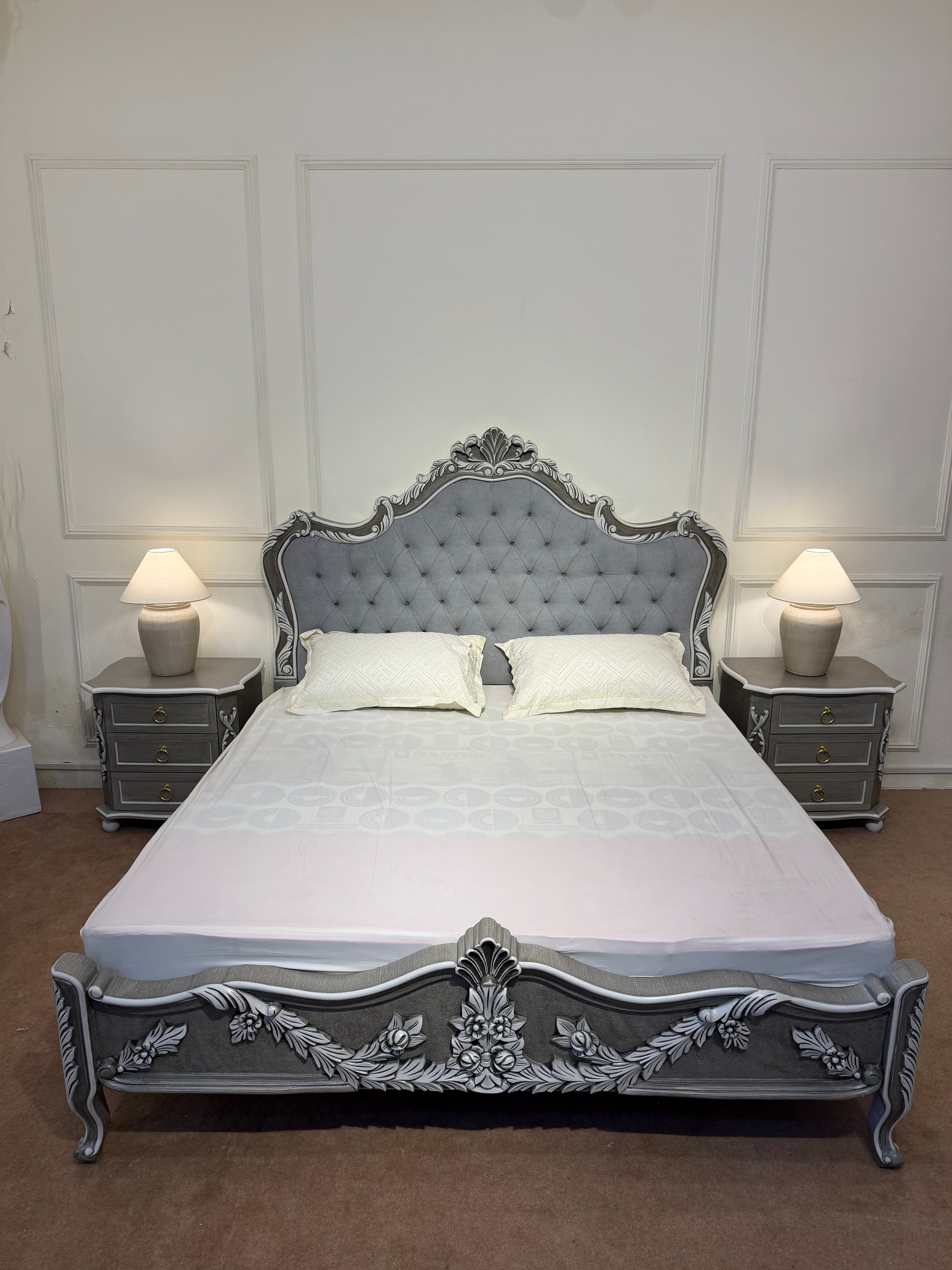LUXE BED