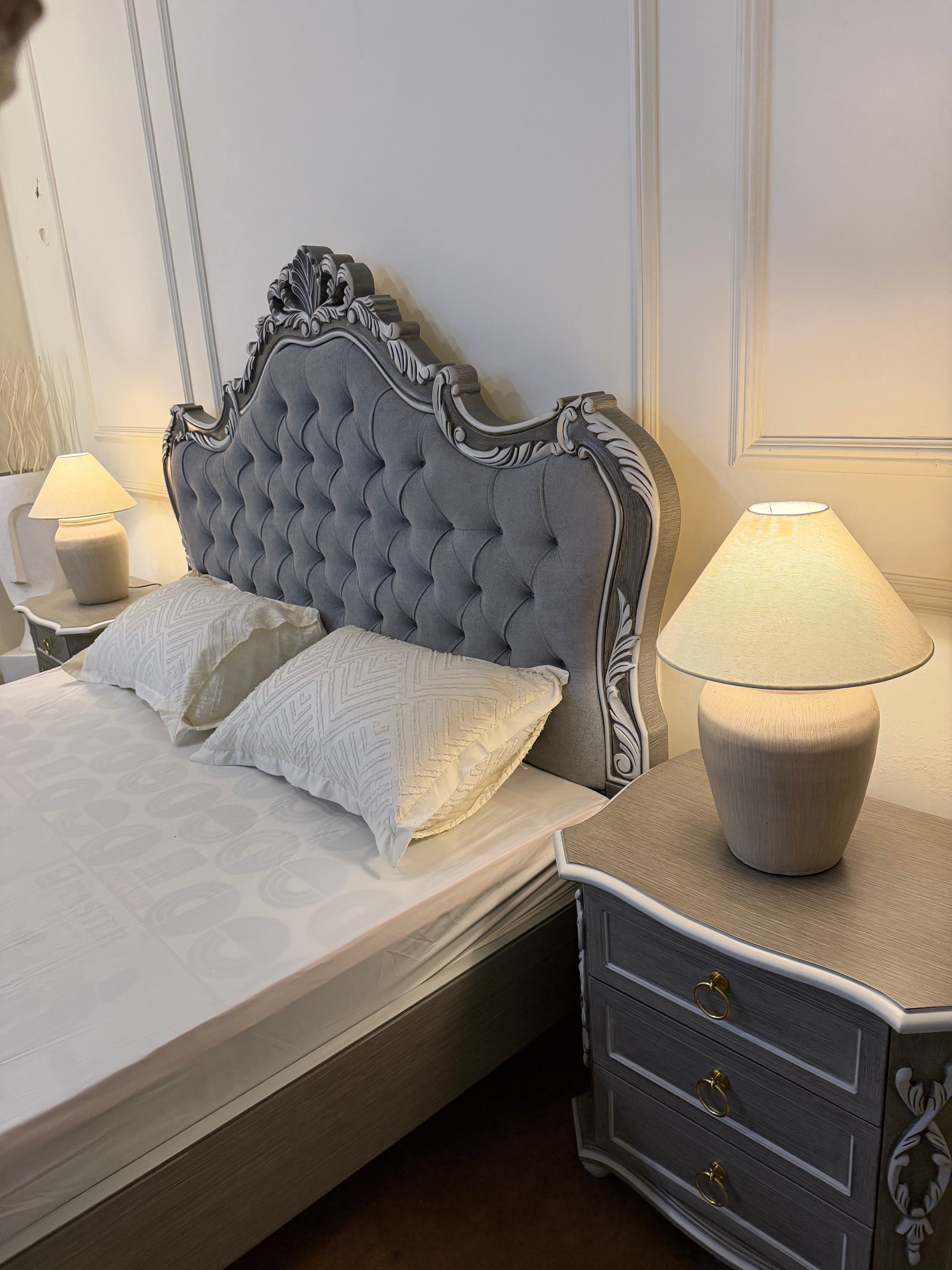 LUXE BED