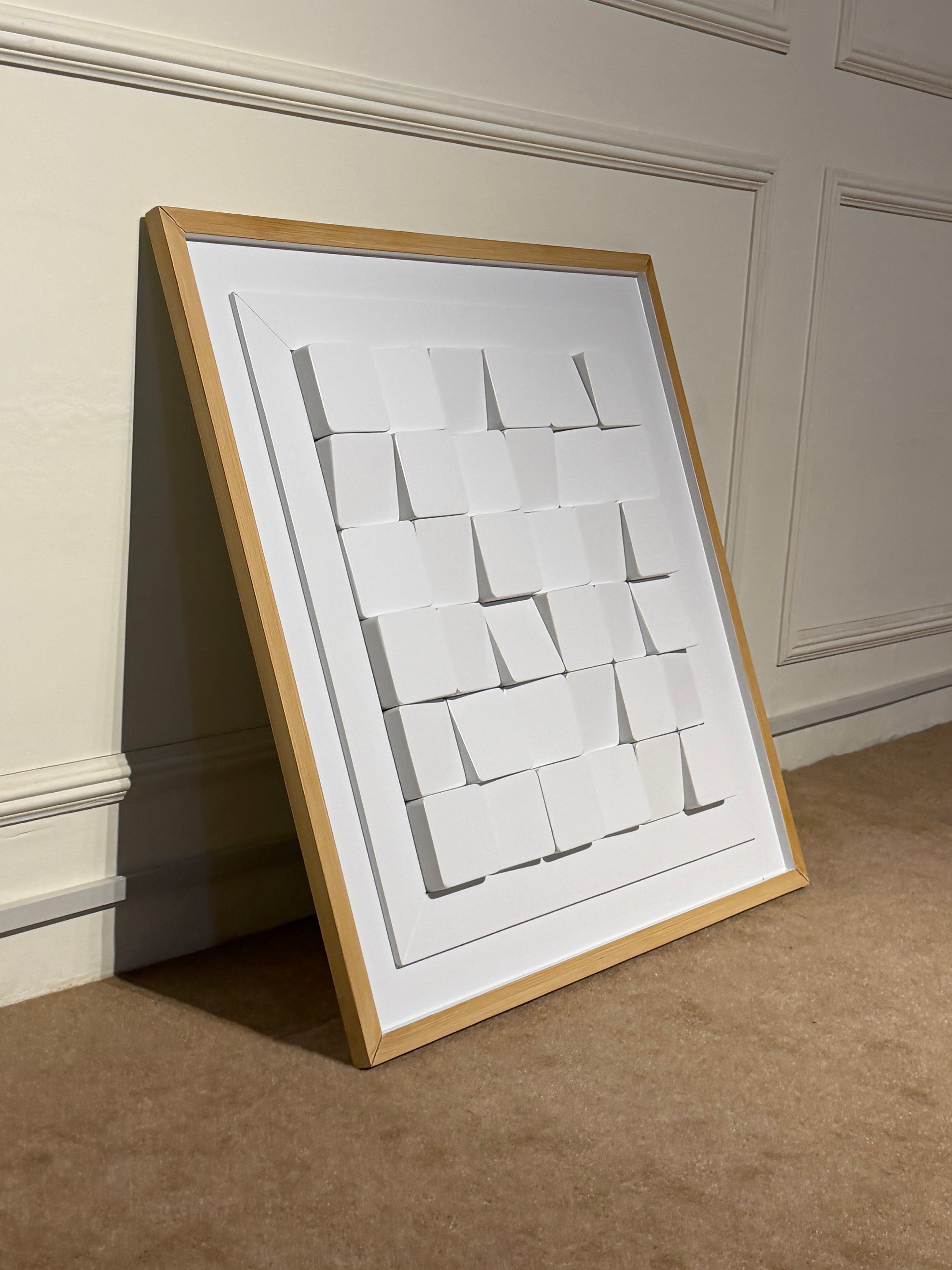 LUXORA Grid