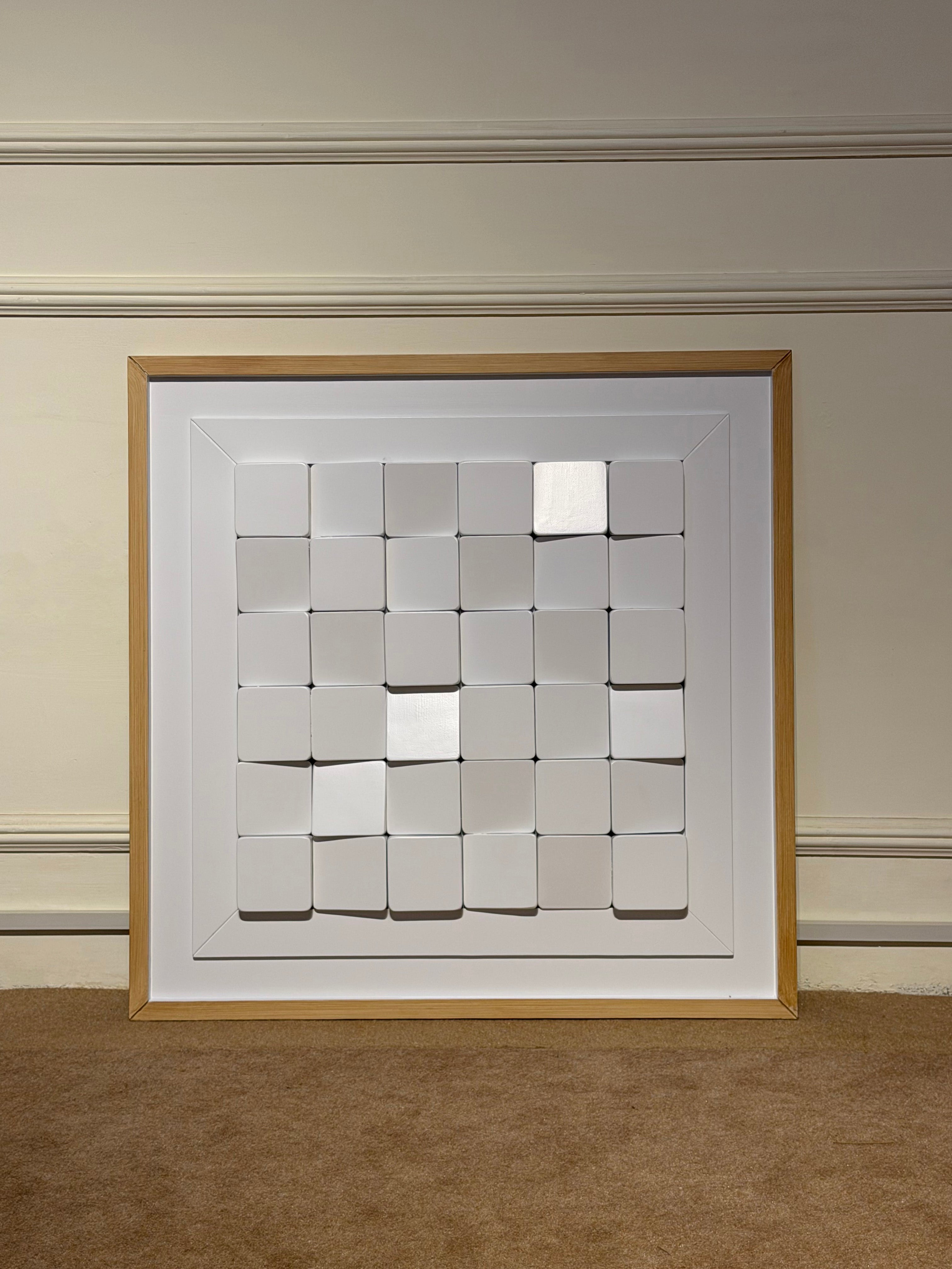 LUXORA Grid