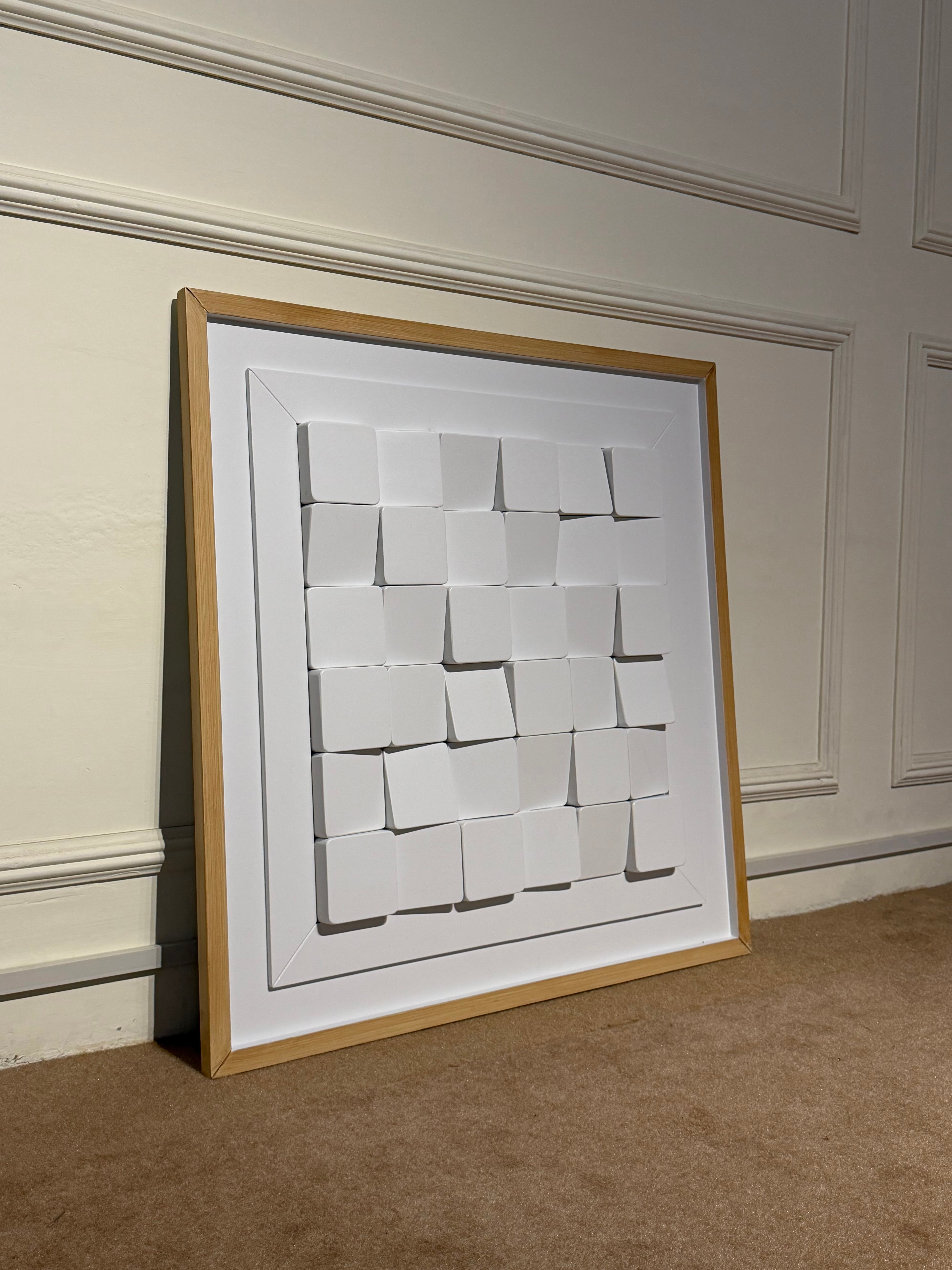 LUXORA Grid