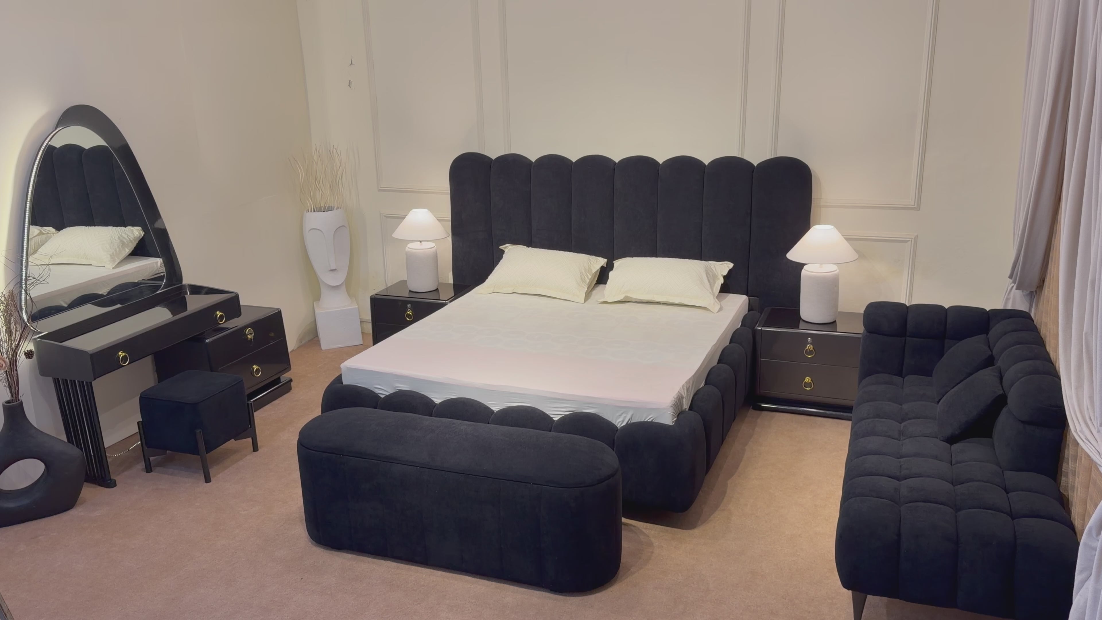 Load video: NOIR BEDSET