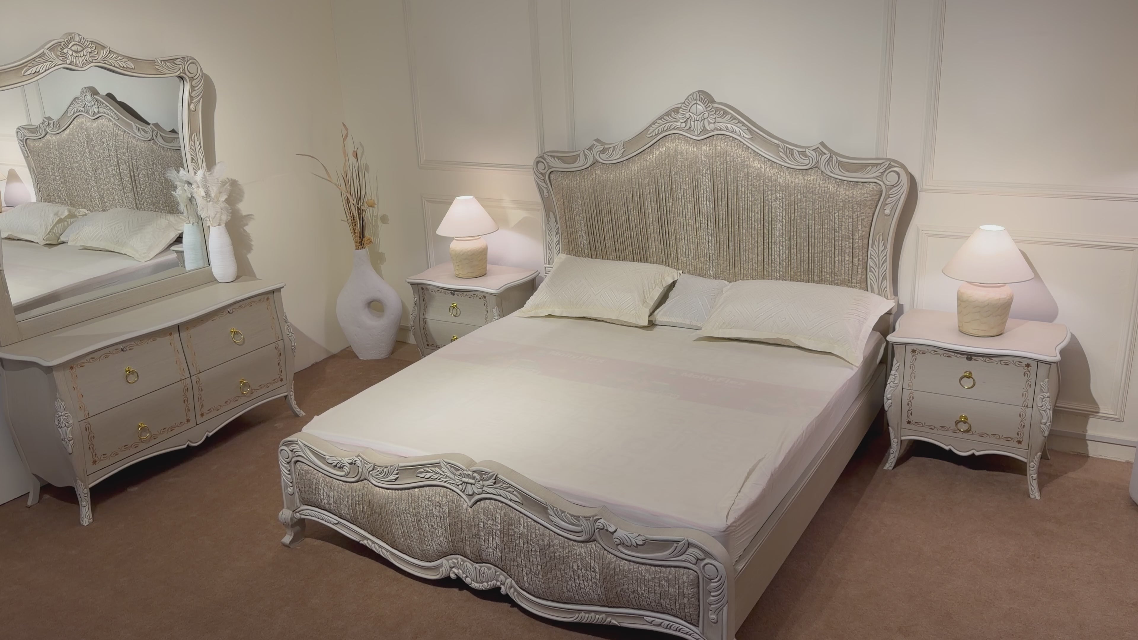 Load video: PEARL BED